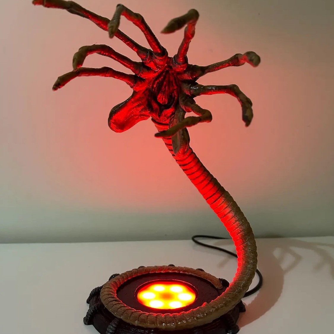 Lampu Alien Facehugger Lampu M - Home Lighting And Decor ulasan dan harga